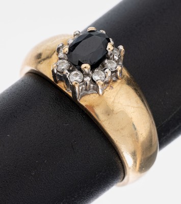 Image 26957537 - 14 kt Gold Saphir-Brillant-Ring, GG/WG 585/000, Ringkopf WG, mittig kl. ovalfacett. ...