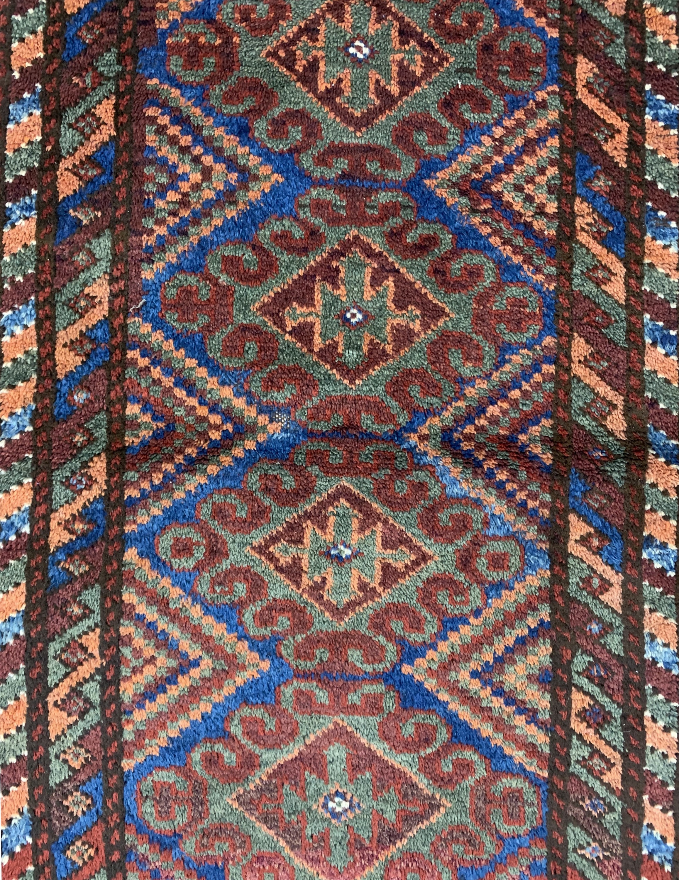 Detail c: 2 Lots Yastik, Türkei, um 1900, Wolle auf Wolle, ca. 92 x 52 cm, EHZ: 4(Mottenfraß)