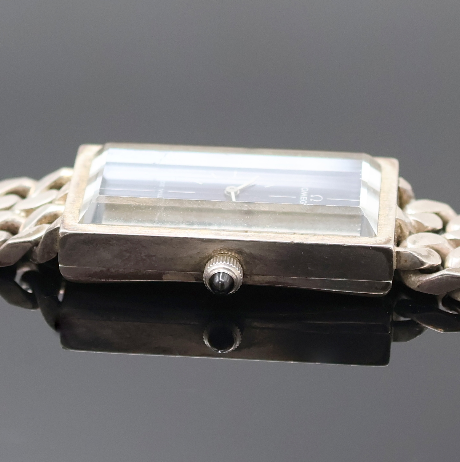 Detail c: OMEGA De Ville Armbanduhr aus der Serie "Jeux d´ Argent" Referenz 8269, Handaufzug, Schweiz um 1972, 2-teil., massives 925er Silbergeh. ...