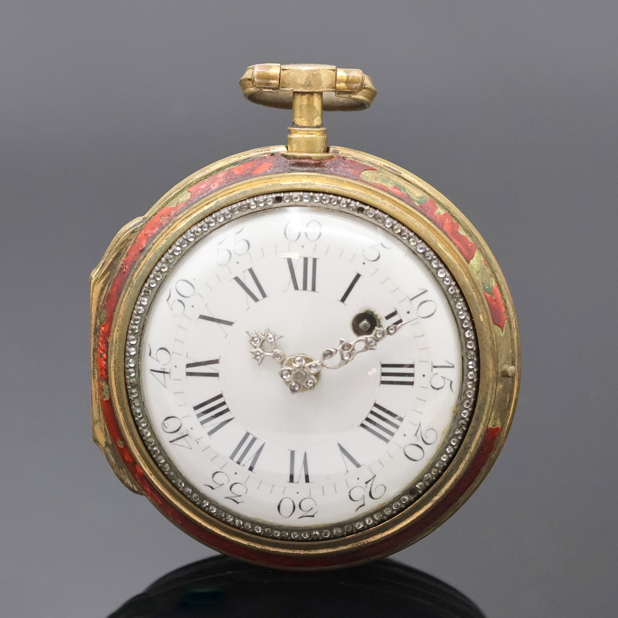 Detail a: MALLET à Paris Email-Spindeltaschenuhr im vergoldetem Gehäuse, Frankreich um 1770, reich verziertes Geh. m. großem Außenscharnier, rücks. ...