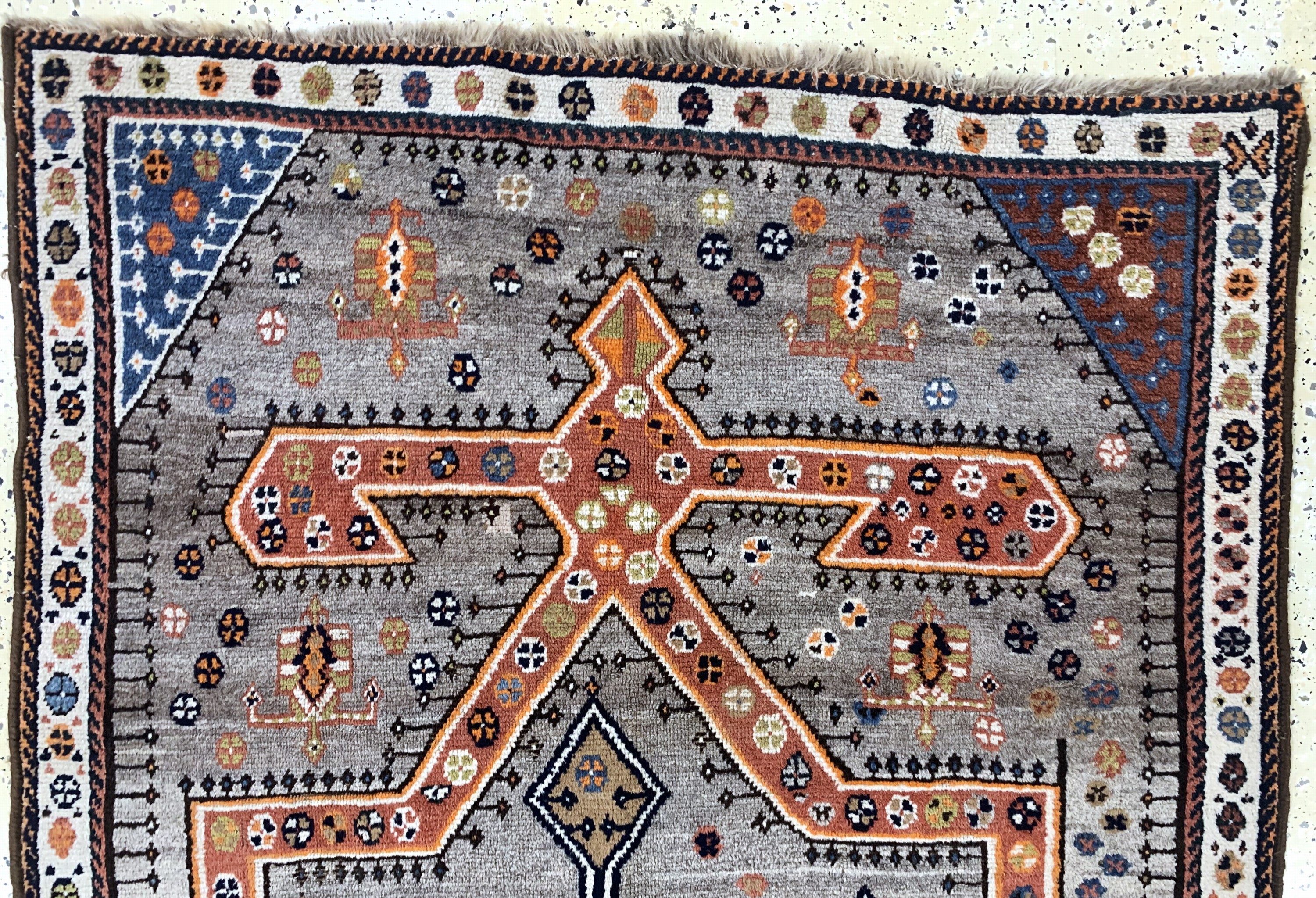 Detail a: Ghaschgai-Gabbeh, Persien, Anfang 20.Jhd, Wolle auf Wolle, ca. 194 x 134 cm, EHZ: 3(kleines Loch)