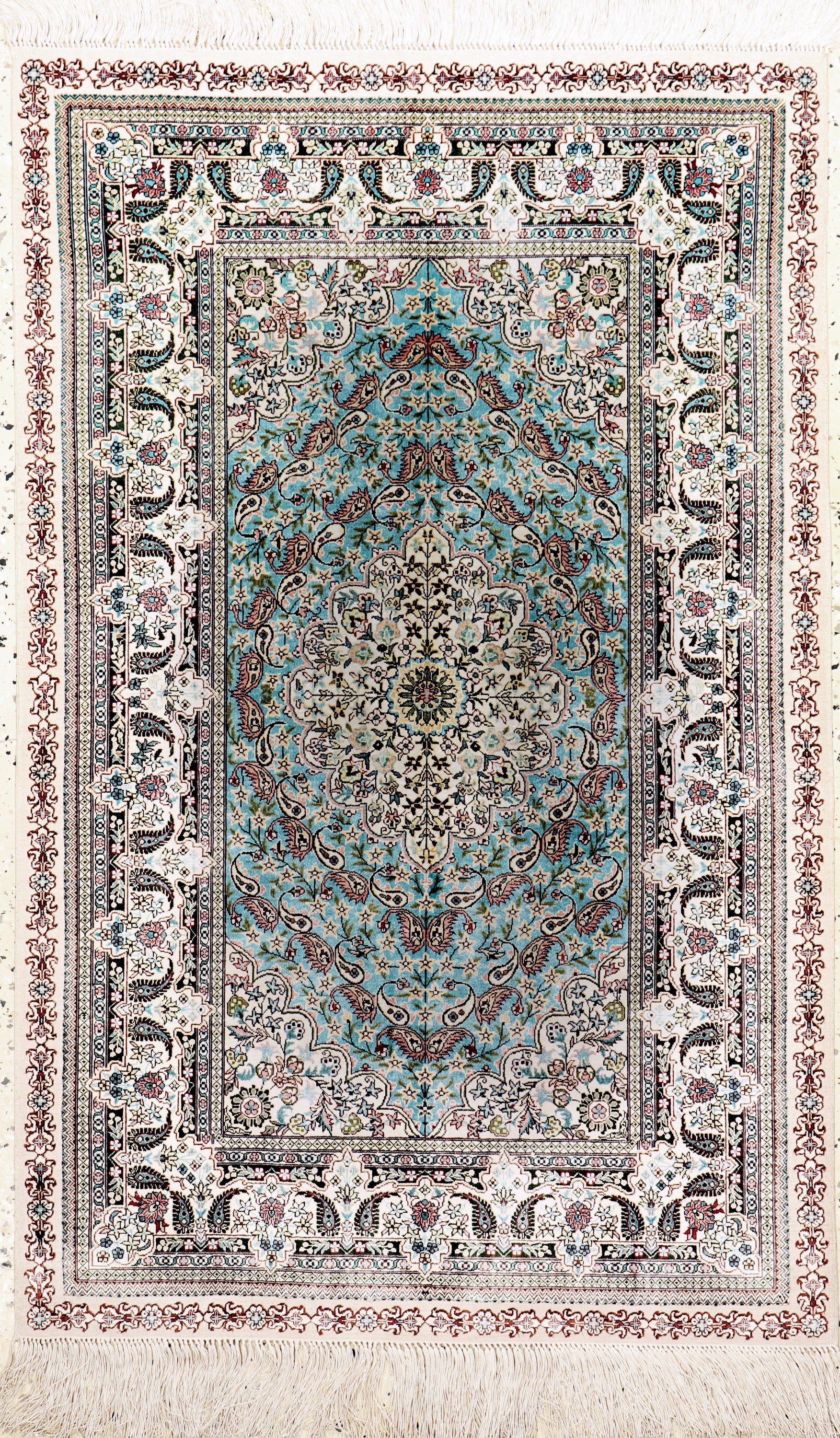 Hereke Seide fein, China, Mitte 20.Jhd, reine Naturseide, ca. 124 x 78 cm, ca. 1,0 Mio. Kn/qm, EHZ:(nahezu neuwertig)