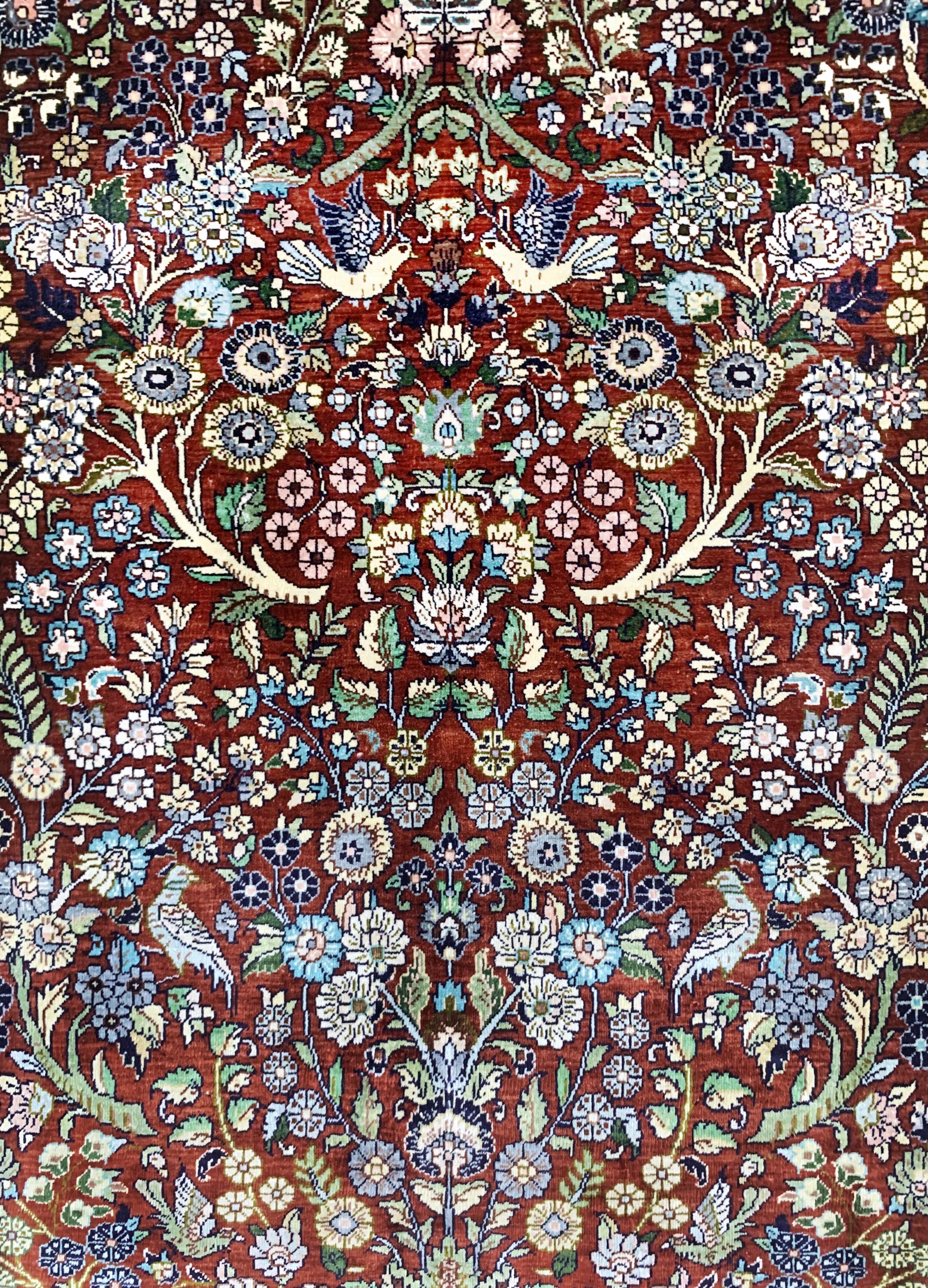 Detail b: Hereke Seide fein, China, Mitte 20.Jhd, reine Naturseide, ca. 124 x 78 cm, ca. 1,0 Mio. Kn/qm, EHZ:(nahezu neuwertig)