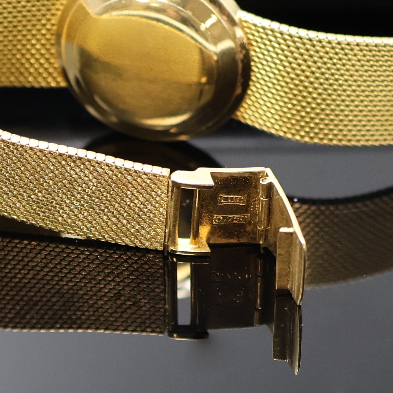 Detail b: CHOPARD Damenarmbanduhr in GG 750/000, Schweiz um 1970, Handaufzug, orig. Goldband, Boden aufgedr., goldfarb. Zifferbl. m. aufges. Std.-Ind., gold. ...