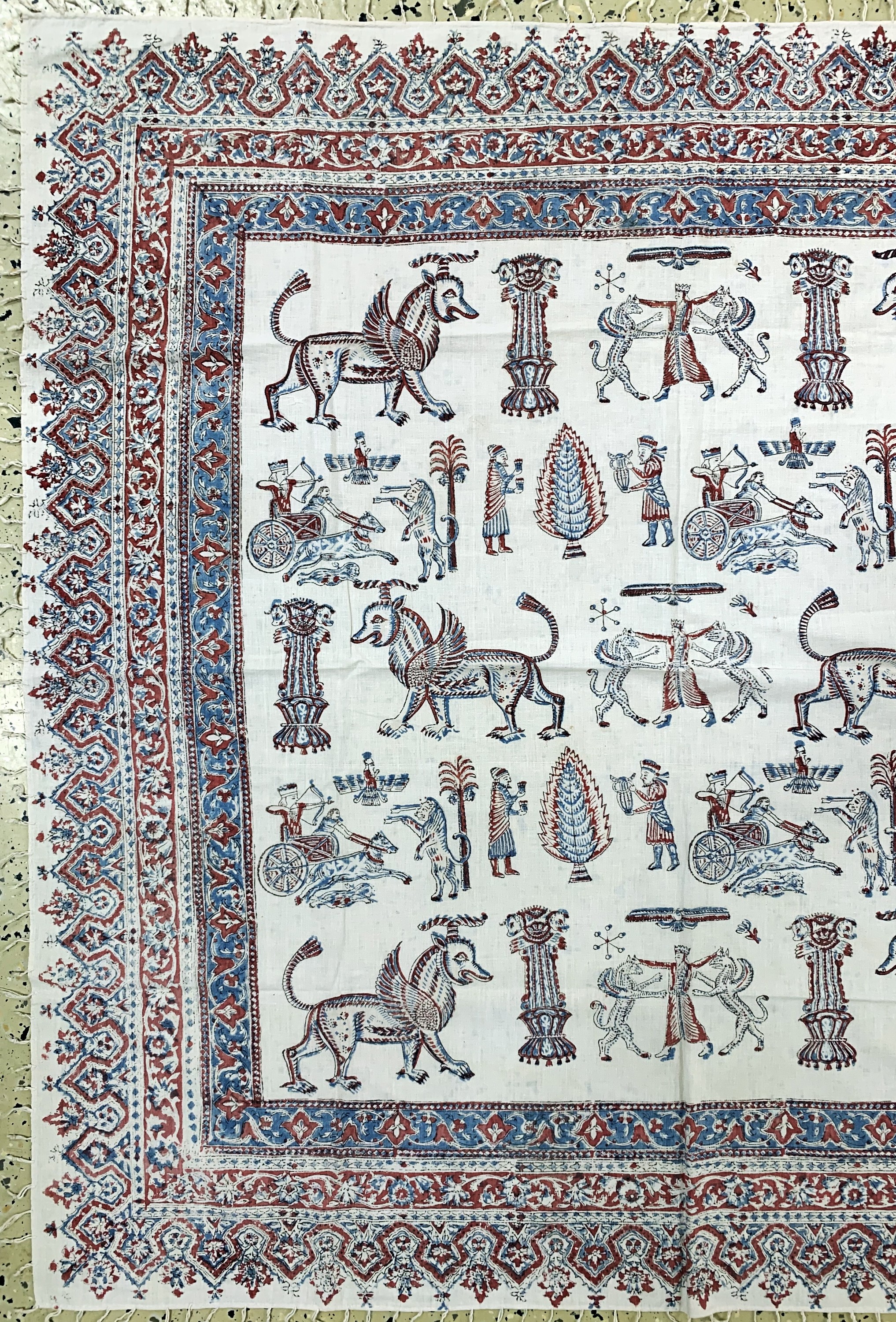 Detail l: 4 Lots Ghalamkar, Esfahan, Perisen, signiert, Mitte 20.Jhd, Stoff-bedruckt, ca. 273 x 85 cm, ca. 187.86 cm, ca. 56 x 54 cm, ca. 118 x 118 cm, ...