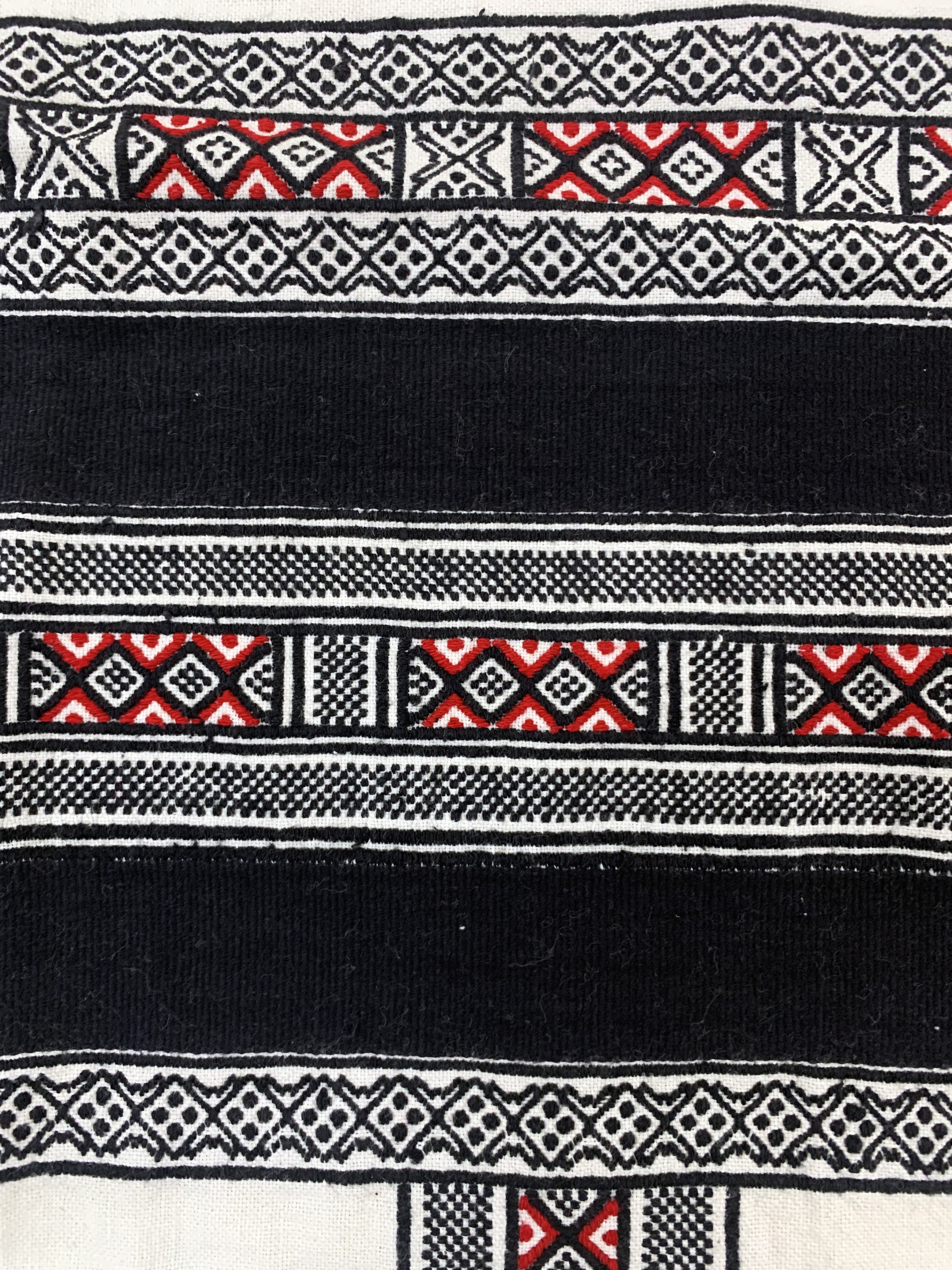 Detail f: 2 Lots Indische Textilien, Indien, Mitte 20.Jhd, Seide und Baumwolle, ca. 196 x 89 cm, EHZ: 1-2(Seidentextil fleckig).