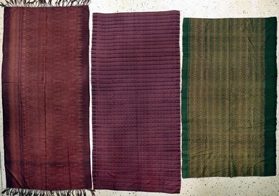 Image 3 Lots Seidentextilien, Indonesien, Mitte 20.Jhd, Seide, ca. 185 x 89 cm, EHZ: 1-2