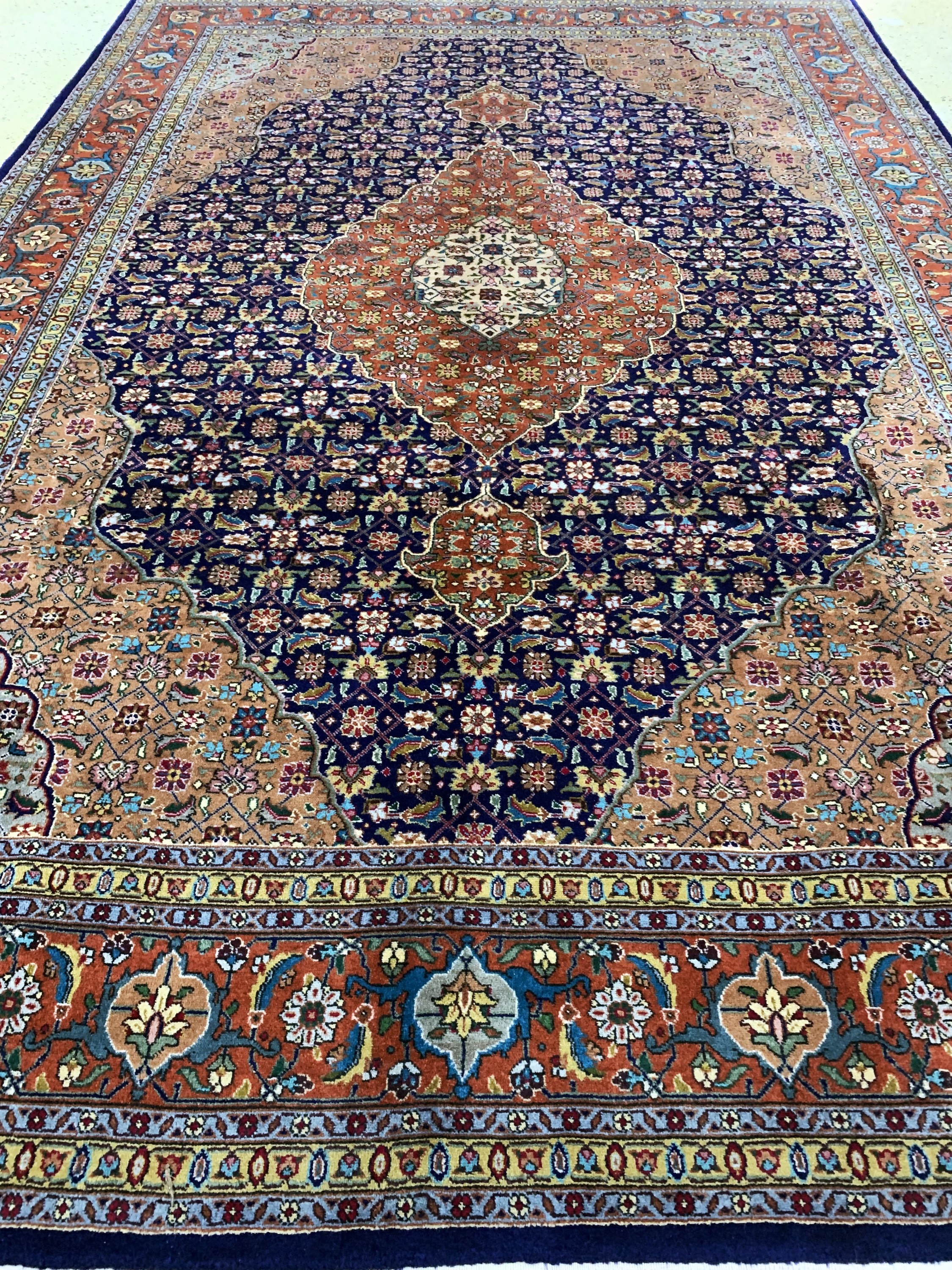 Detail f: Täbriz(40 Raj), Persien, Mitte 20.Jhd, Korkwolle auf Baumwolle, ca. 308 x 217 cm, EHZ: 2