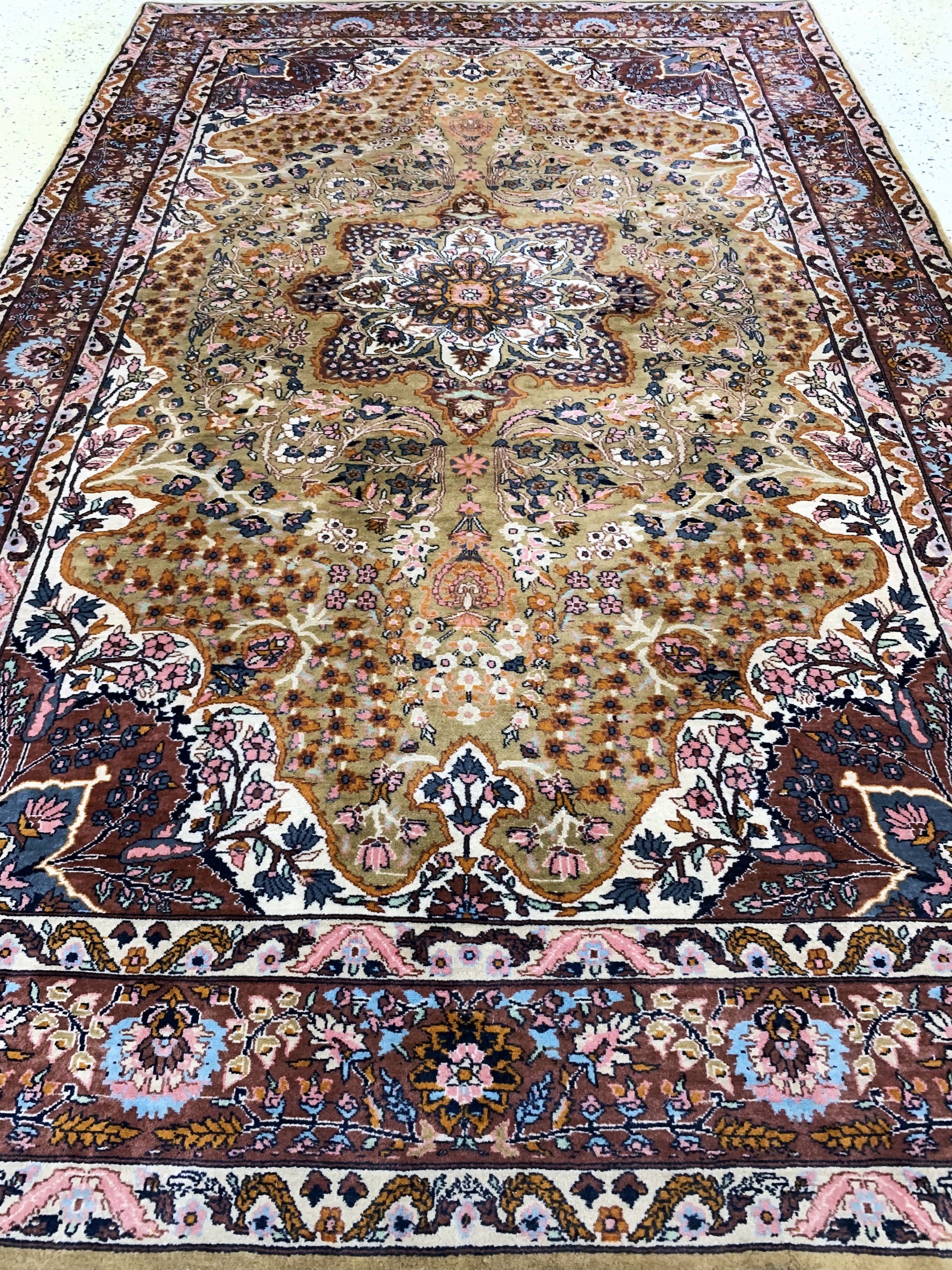 Detail d: Lahor fein, Pakistan, Mitte 20.Jhd, Korkwolle auf Baumwolle, ca. 222 x 139 cm, EHZ: 1-2