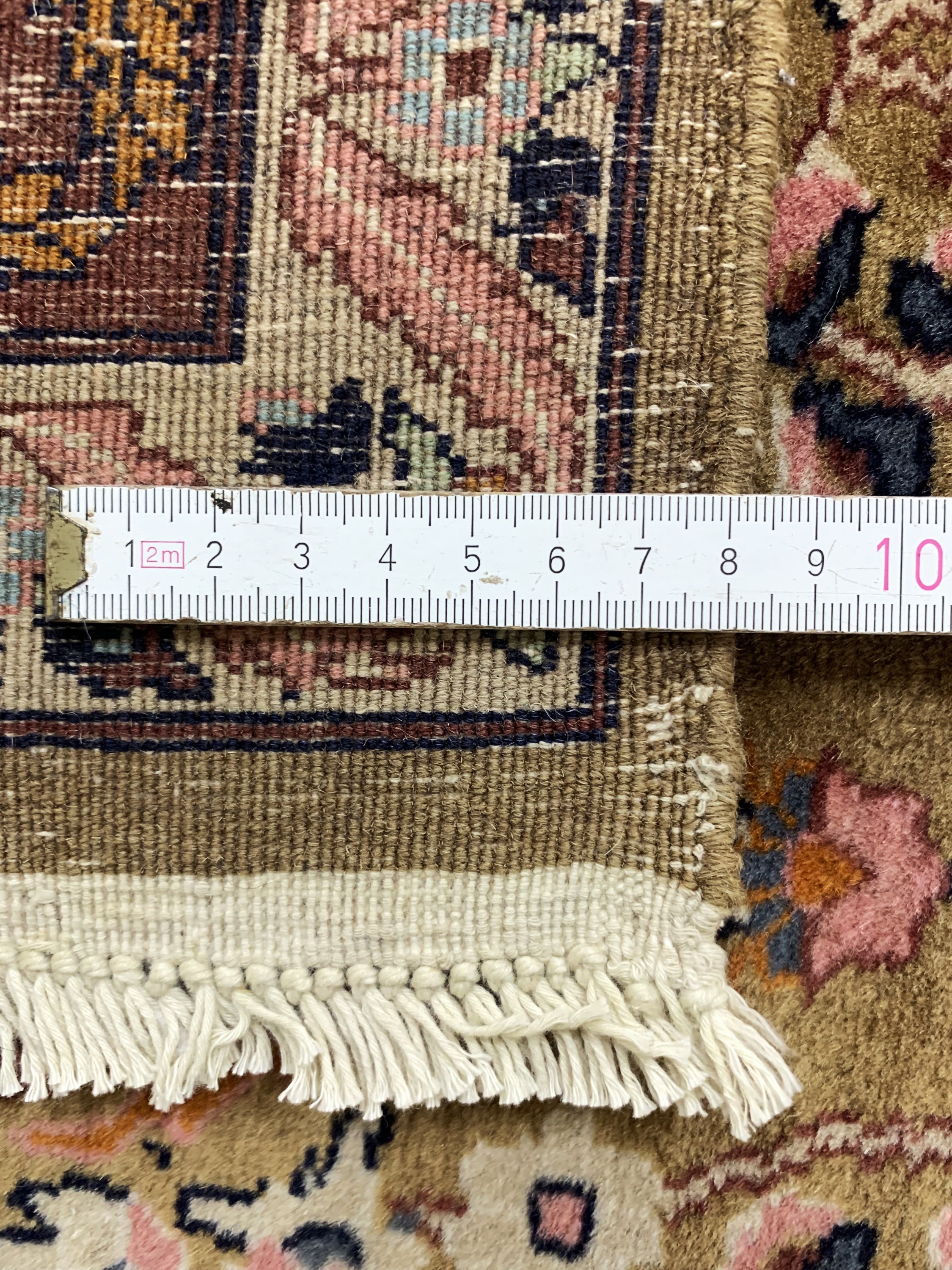 Detail e: Lahor fein, Pakistan, Mitte 20.Jhd, Korkwolle auf Baumwolle, ca. 222 x 139 cm, EHZ: 1-2