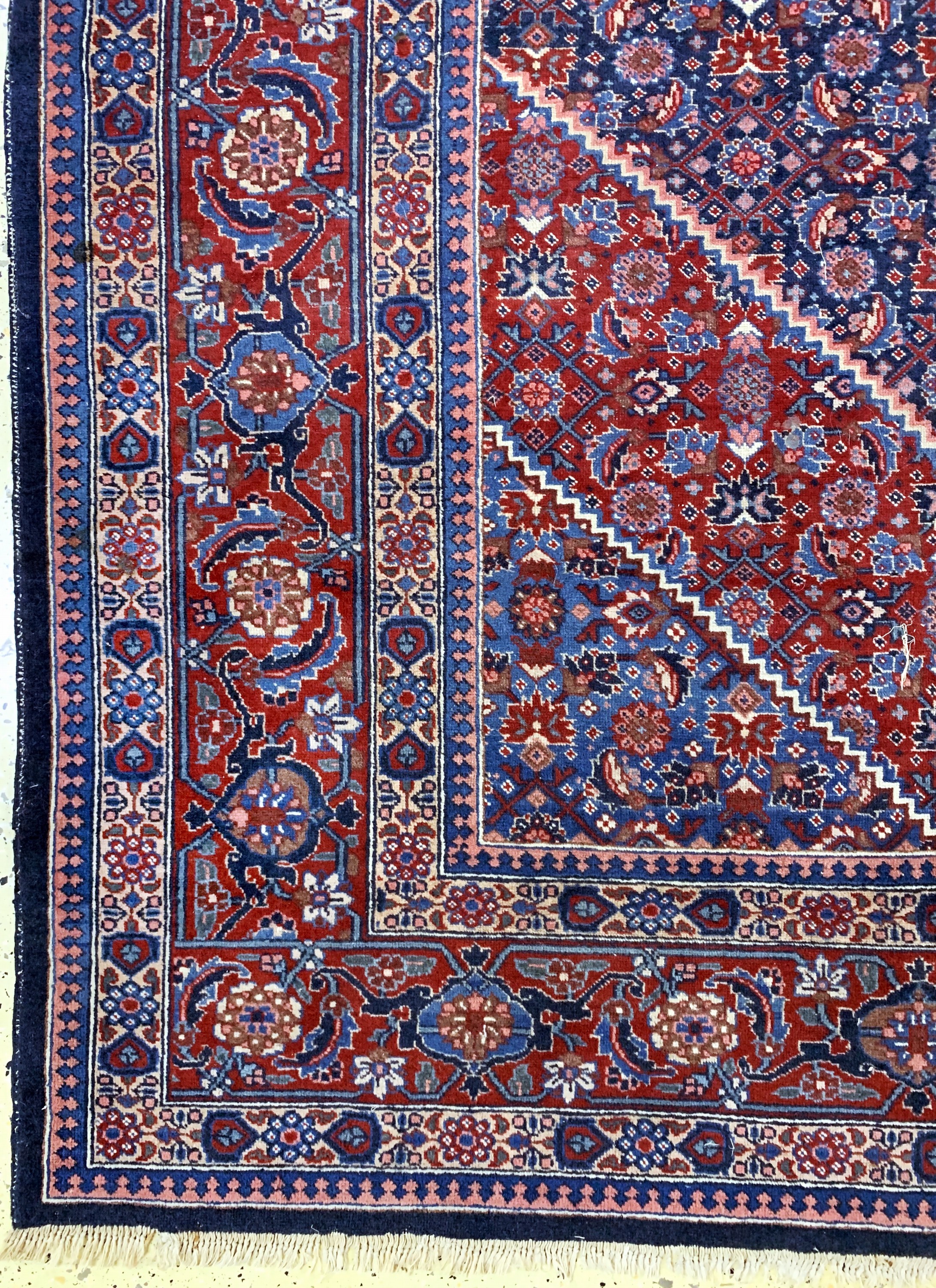 Detail b: Täbriz alt, Persien, Anfang 20.Jhd, Wolle auf Baumwolle, ca. 366 x 242 cm, EHZ: 3