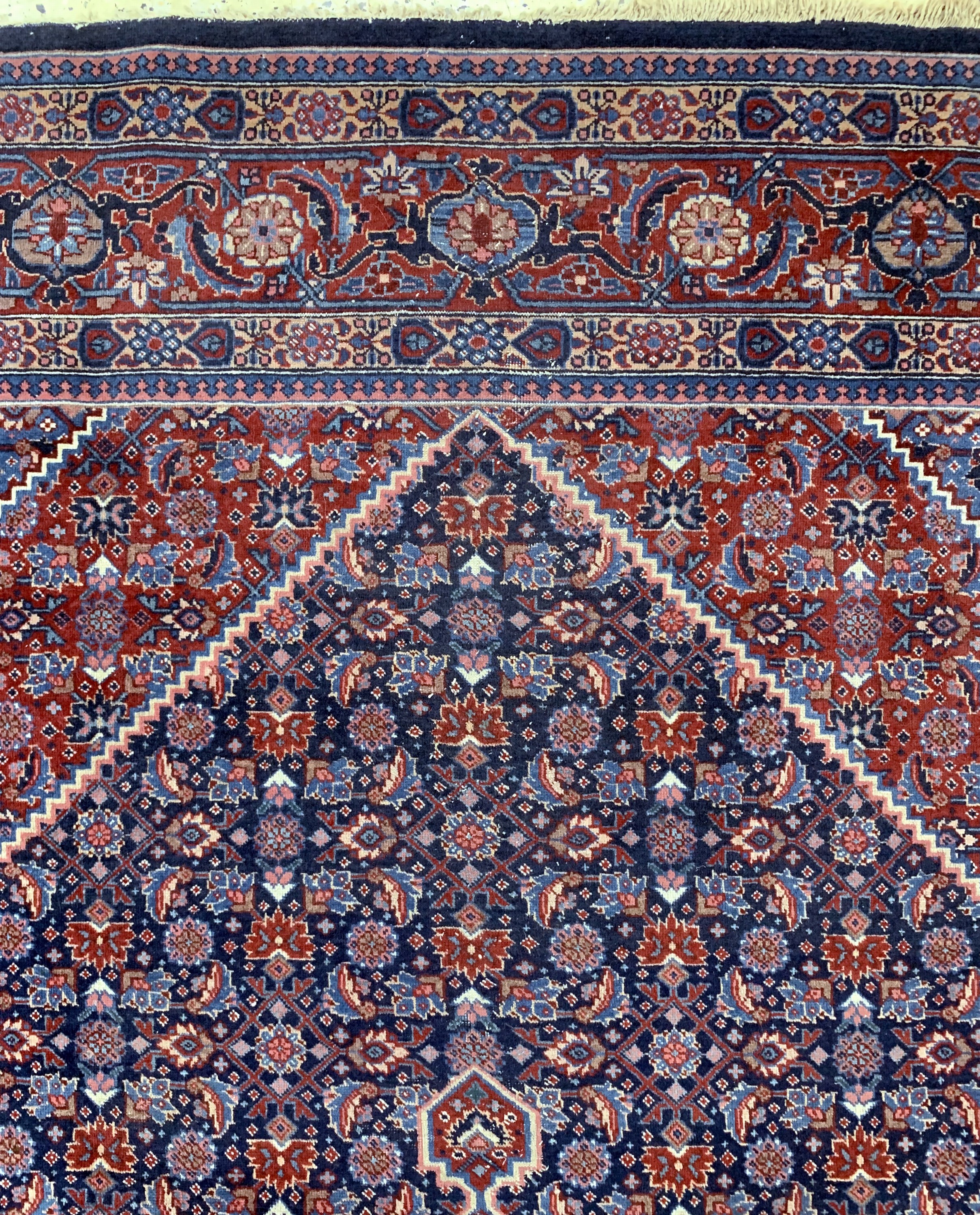 Detail e: Täbriz alt, Persien, Anfang 20.Jhd, Wolle auf Baumwolle, ca. 366 x 242 cm, EHZ: 3