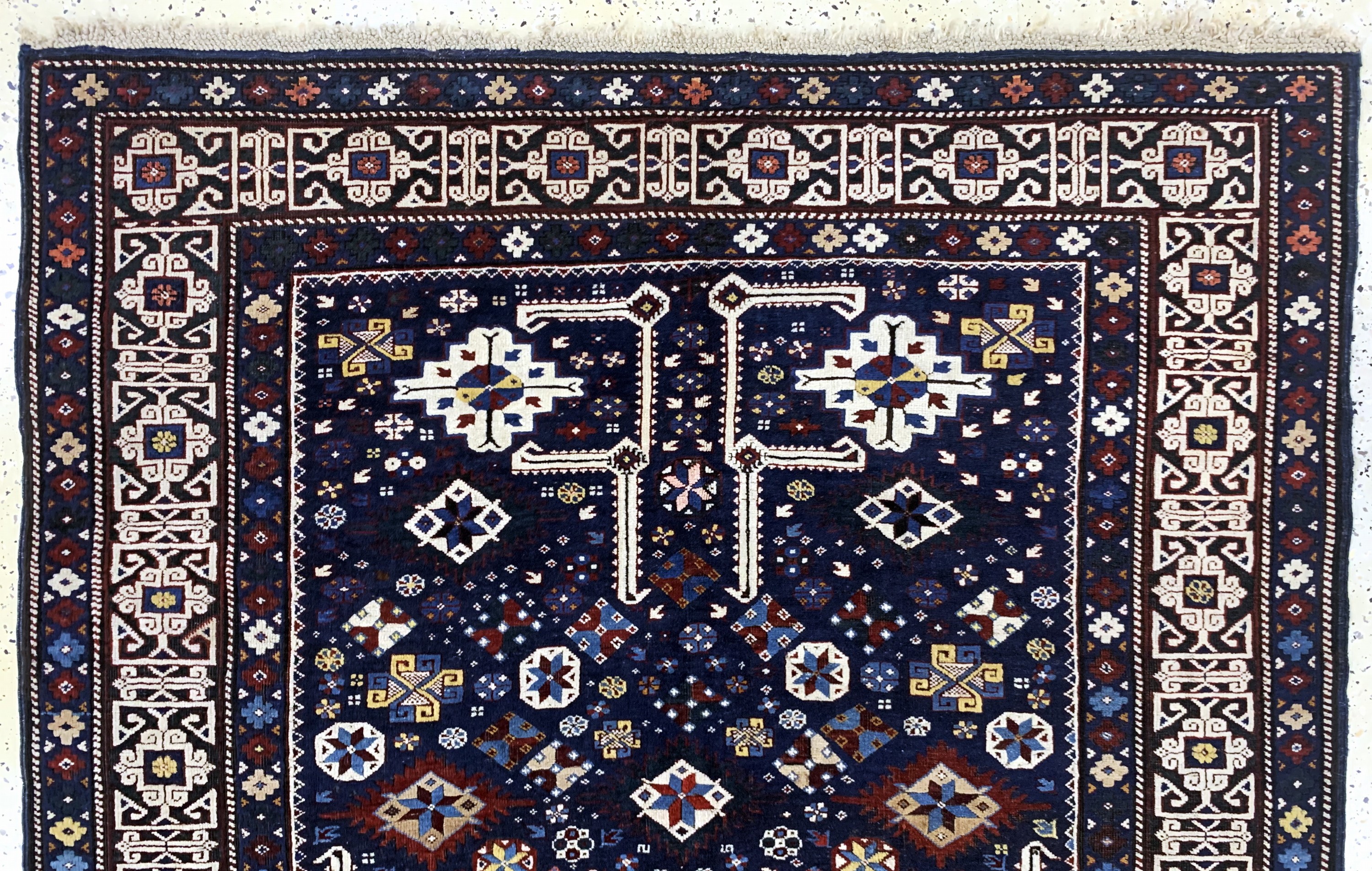 Detail a: "Blattgabel-Schirwan"antik, Kaukasus, 19.Jhd, Wolle auf Wolle, ca. 196 x 149 cm, EHZ: 2-3