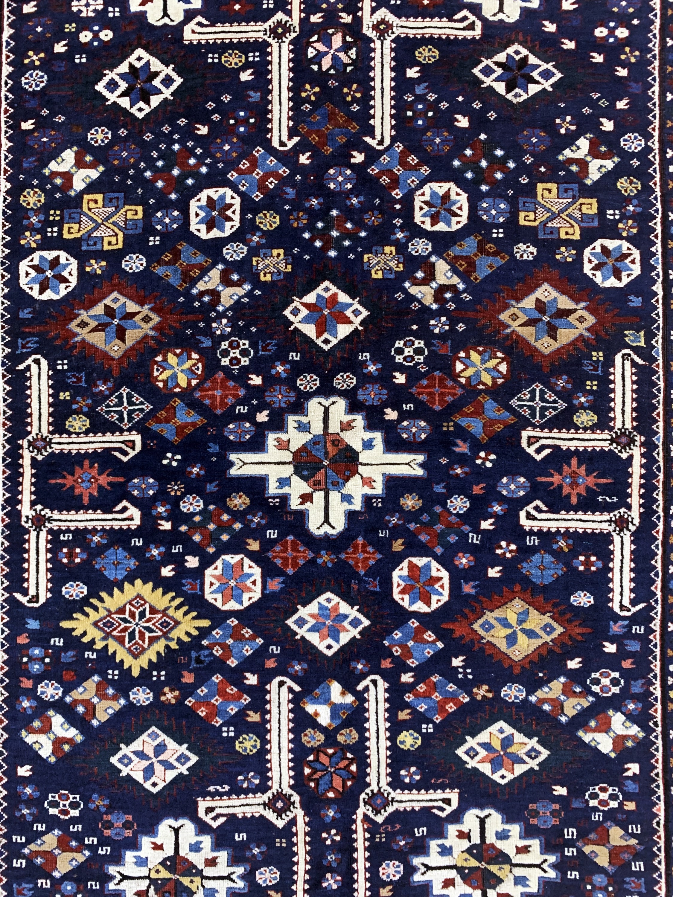 Detail d: "Blattgabel-Schirwan"antik, Kaukasus, 19.Jhd, Wolle auf Wolle, ca. 196 x 149 cm, EHZ: 2-3