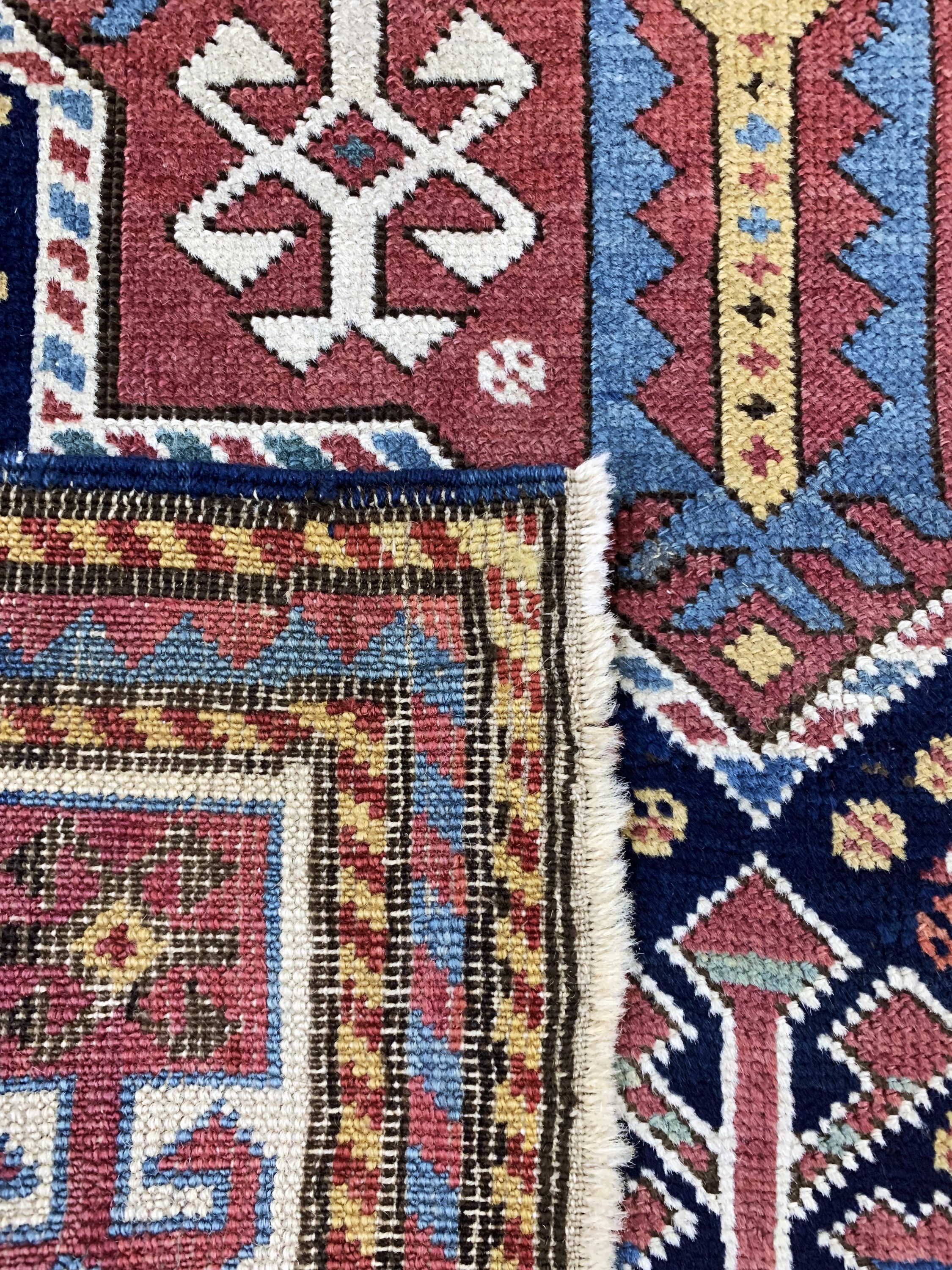 Detail g: "Akstafa"Kazak antik, Kaukasus, 19.Jhd, Wolle auf Wolle, ca. 182 x 92 cm, EHZ: 2(fachkundig restauriert)