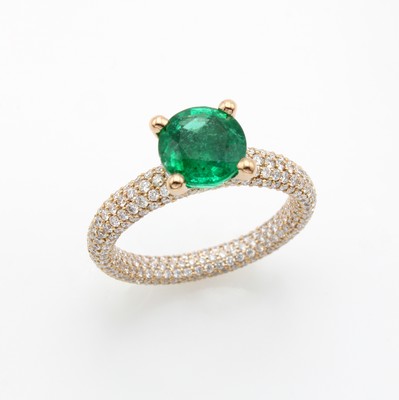 Image Ring mit Smaragd und Brillanten, RG 750/000,runder, fac. Smaragd ca. 1.90 ct, ...