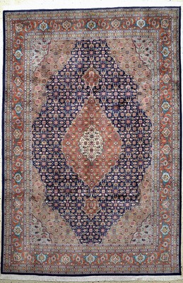 Image Täbriz(40 Raj), Persien, Mitte 20.Jhd, Korkwolle auf Baumwolle, ca. 308 x 217 cm, ...