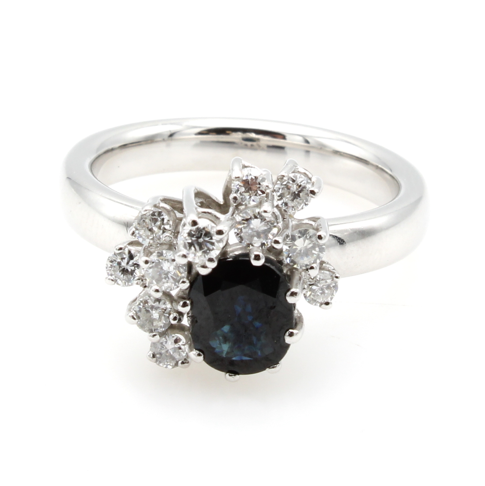 Image 26958776 - Ring mit Saphir und Brillanten, WG 750/000, Brill. zus. ca. 0.30 ct Weiß/p1, ovaler ...