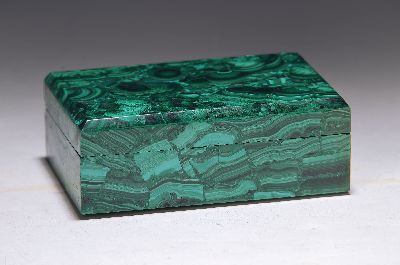 Image 26958754 - Deckeldose aus Malachit, ca. 5.5x15.5x10.5cm, Wandstärke ca. 0.5cm