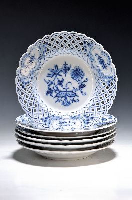 Image 26958762 - 6 Teller, Meissen, um 1880-90 und Pfeifferzeit, blaues Zwiebelmuster unter der Glasur, ...