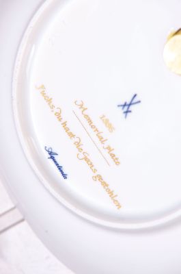 26958765b - 2 Andenken-Teller memorial plates, Meissen, 1995 und 1996, Aquatinta goldgehöht, ...