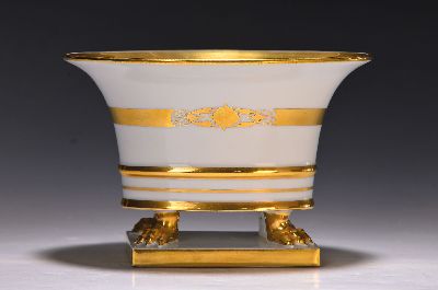 Image 26958767 - Vase, Herend Ungarn, 20. Jh., Porzellan, klassizistische Form, teilvergoldet, auf vier ...