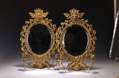 Image 26959154 - Zwei Wandspiegel mit Leuchtern, um 1900, Bronze vergoldet, mit stil. ...