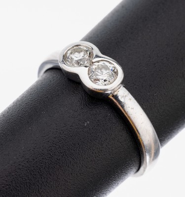 Image 26959679 - 14 kt Gold Brillant-Ring, WG 585/000, 2 Brillanten zus. ca. 0.36 ct Weiß/p1, RW ...