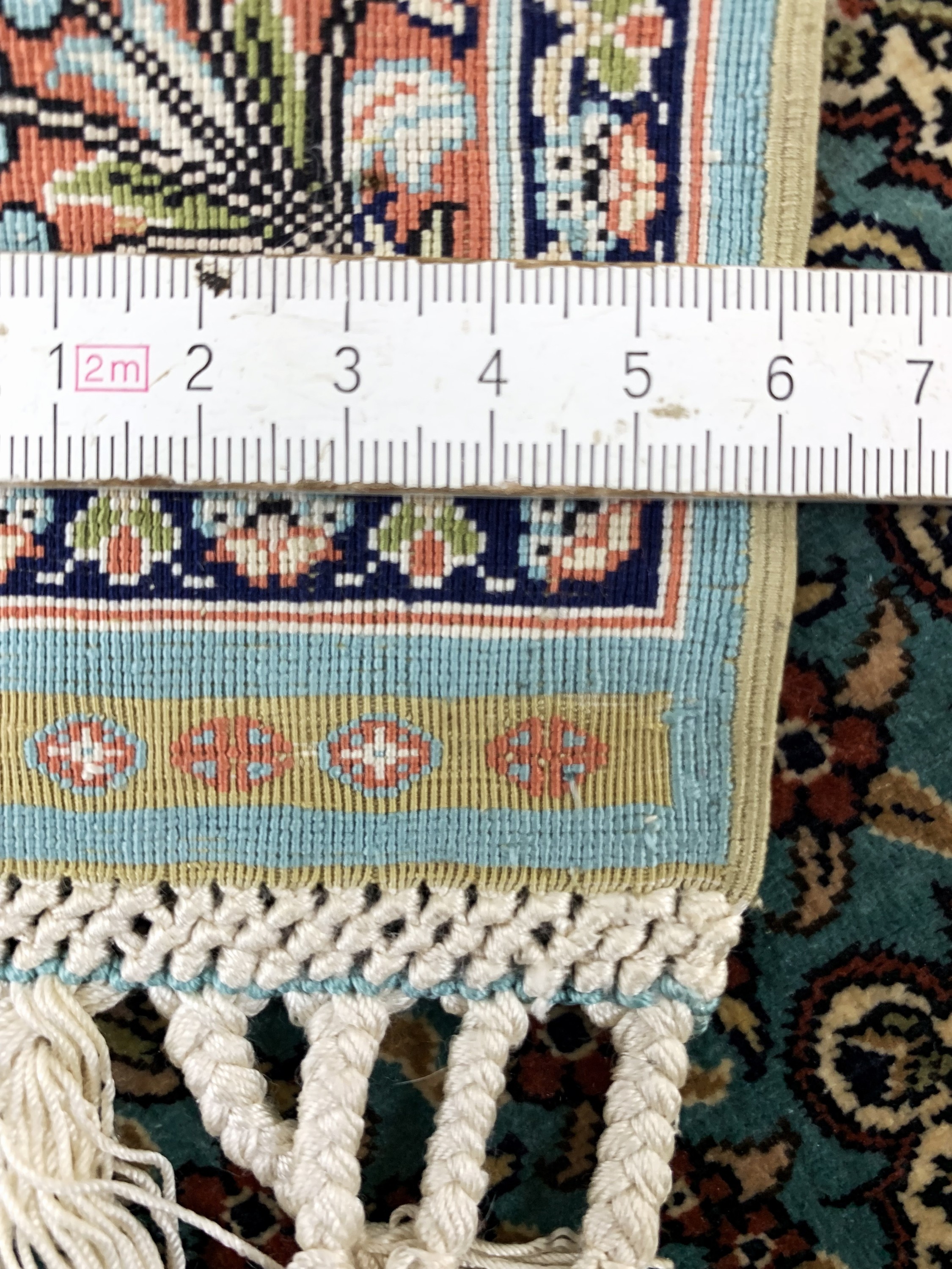 Detail e: Hereke Seide fein Türkei, signiert(Chinar),Mitte 20.Jhd, reine Naturseide, ca. 60 x 35 cm, ca. 1,4 Mio. Kn/qm, EHZ: 1