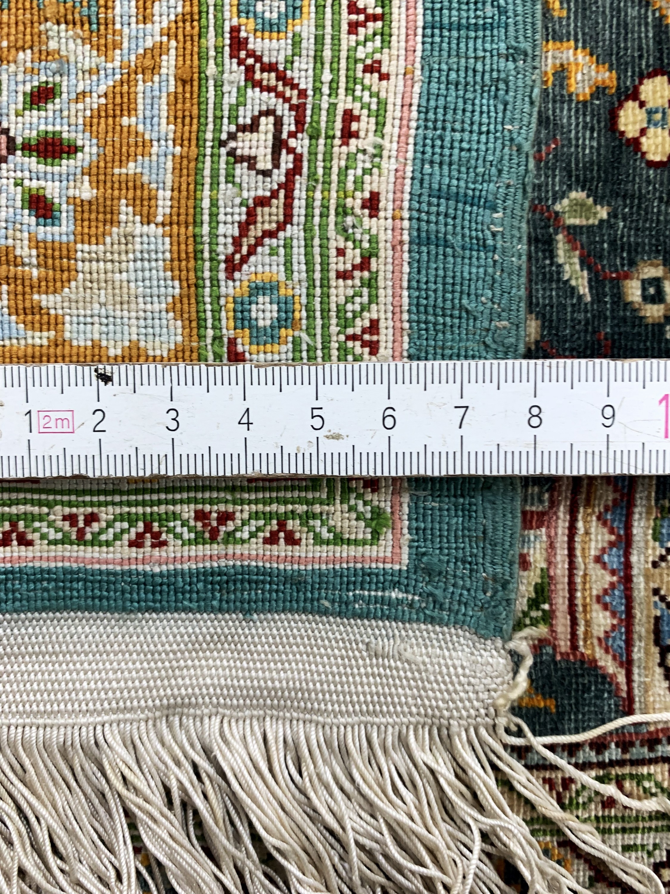 Detail f: Hereke Seide fein signiert, Türkei, Mitte 20.Jhd, reine Naturseide, ca. 95 x 66 cm, ca. 1,0 Mio. Kn/qm, EHZ: 1-2