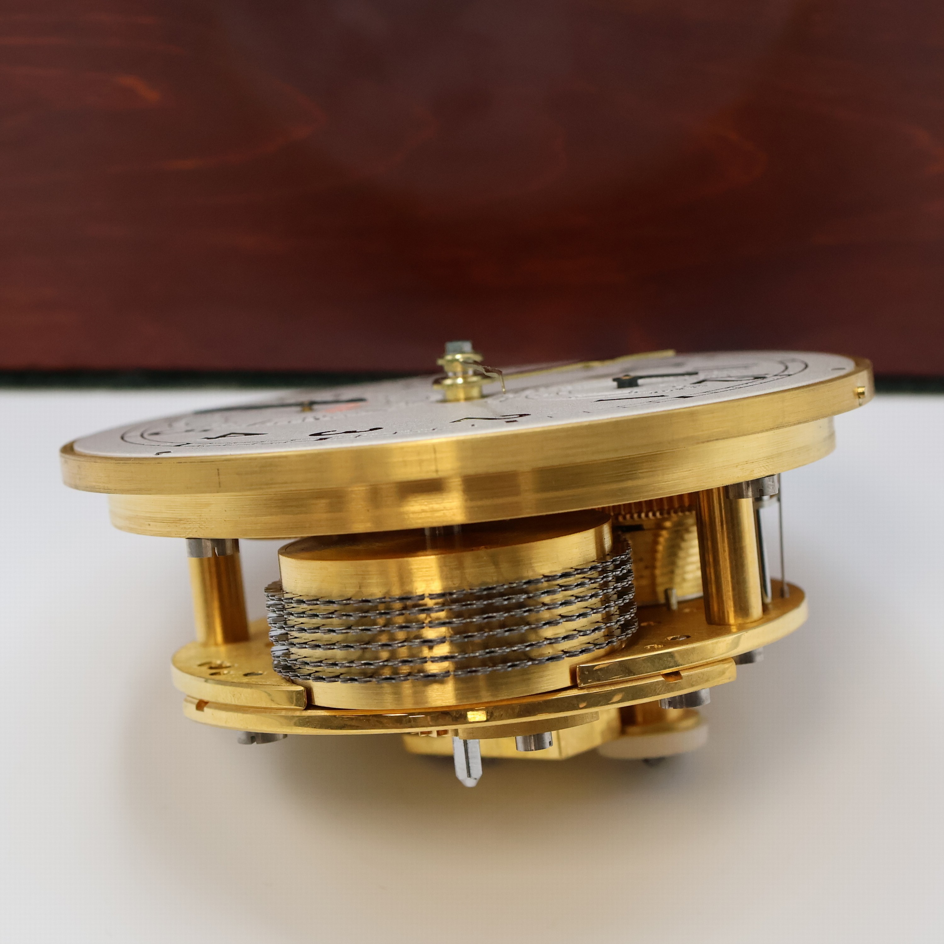 Detail j: POLJOT nahezu neuwertiger Marinechronometer Nr. 21167, UDSSR lt. Pass von 1996, 3-tlg. Holzkasten, orig. Transportkasten, kardanisch aufgehängtes ...