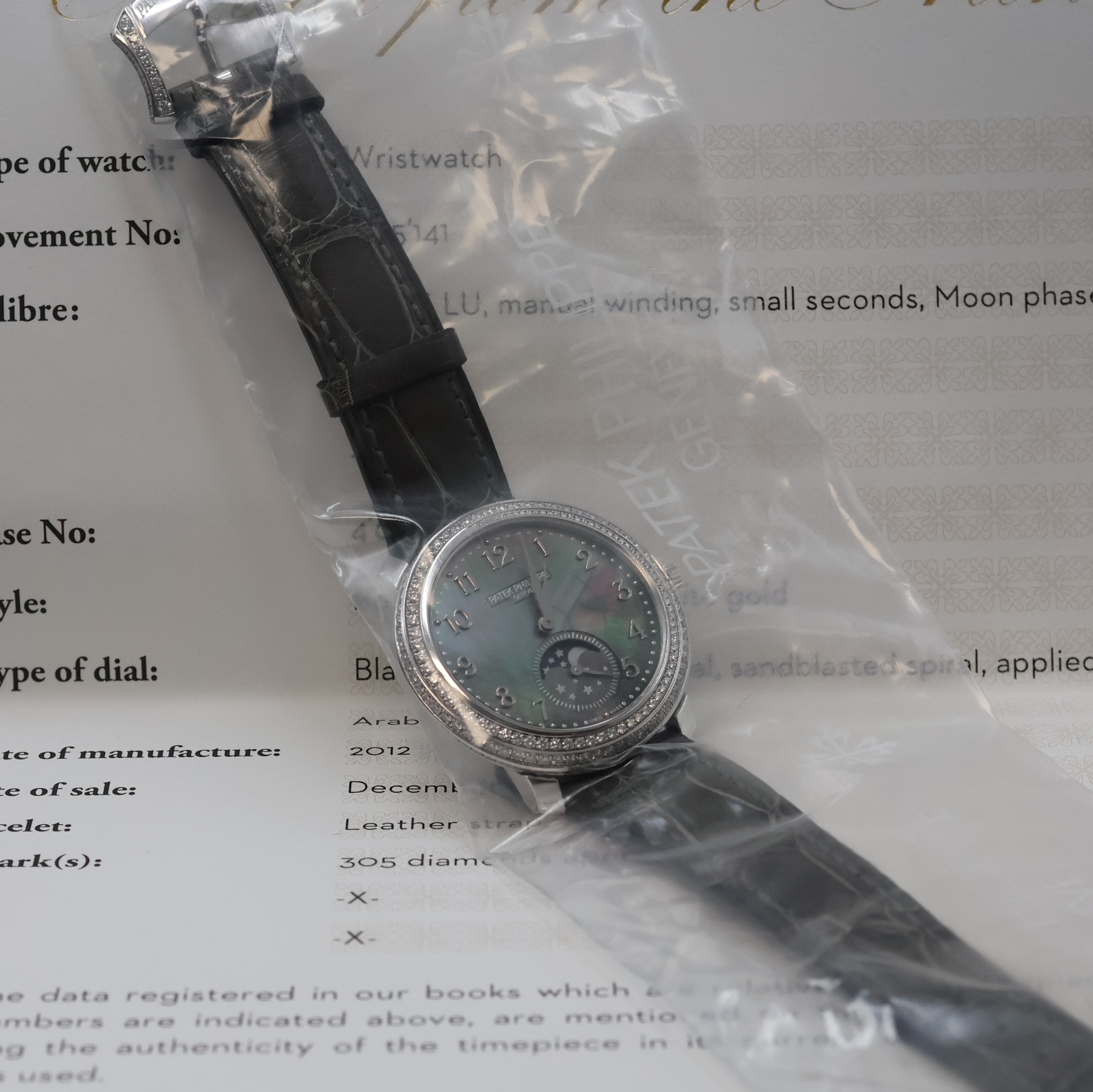 Detail a: PATEK PHILIPPE Complications Damenarmbanduhr in WG 750/000 mit Brillanten Referenz 4968, Schweiz verk. lt. Stammbuchauszug 12/2012, Handaufzug, ...