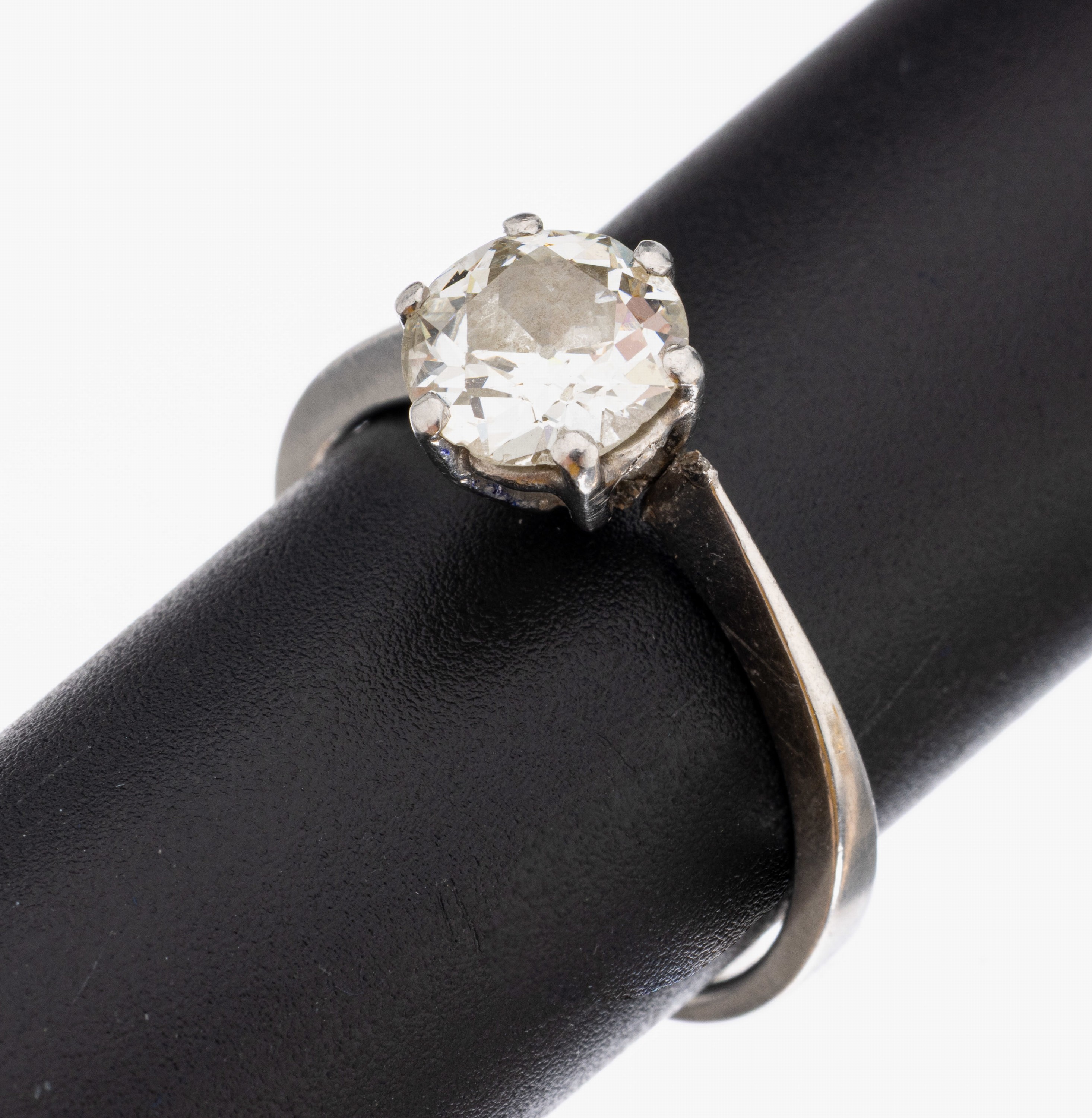Platin Diamant Ring, PT 950/000, Altschliff-Diamant ca. 1.80 ct Weiß-l. get. Weiß/si2, ca. 6.8 g, RW 62, Ringschiene besch., reinigungsbed.