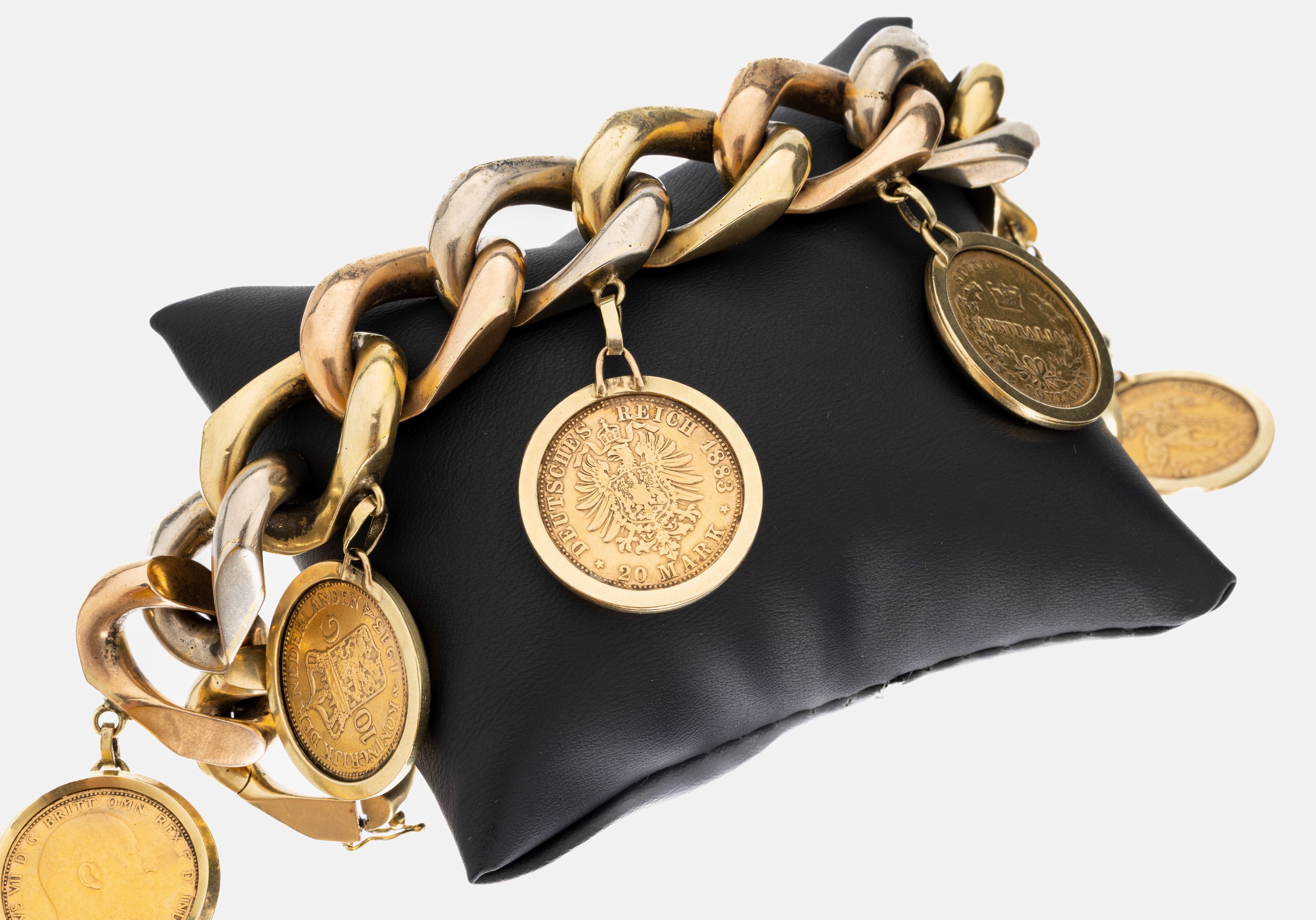 14 kt Gold Münz-Armband, GG/WG/RG 585/000, 6 Münzen/Medaillen: Sovereign 1907, 10 Gulden 1913, 20 Mark 1883 Wilhelm v. Preussen, Sovereign ...