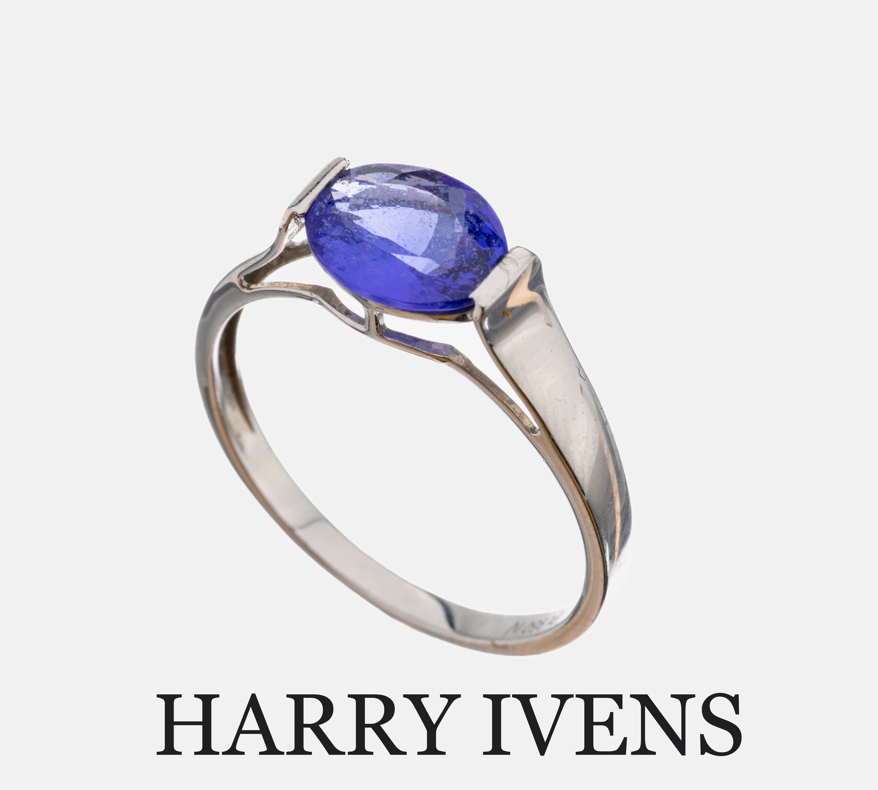 Platin Tansanit-Ring, PT 950/000, ovalfacett. Tansanit ca. 1.20 ct, ca. 4.5 g, RW 65, Hersteller HARRY IVENS