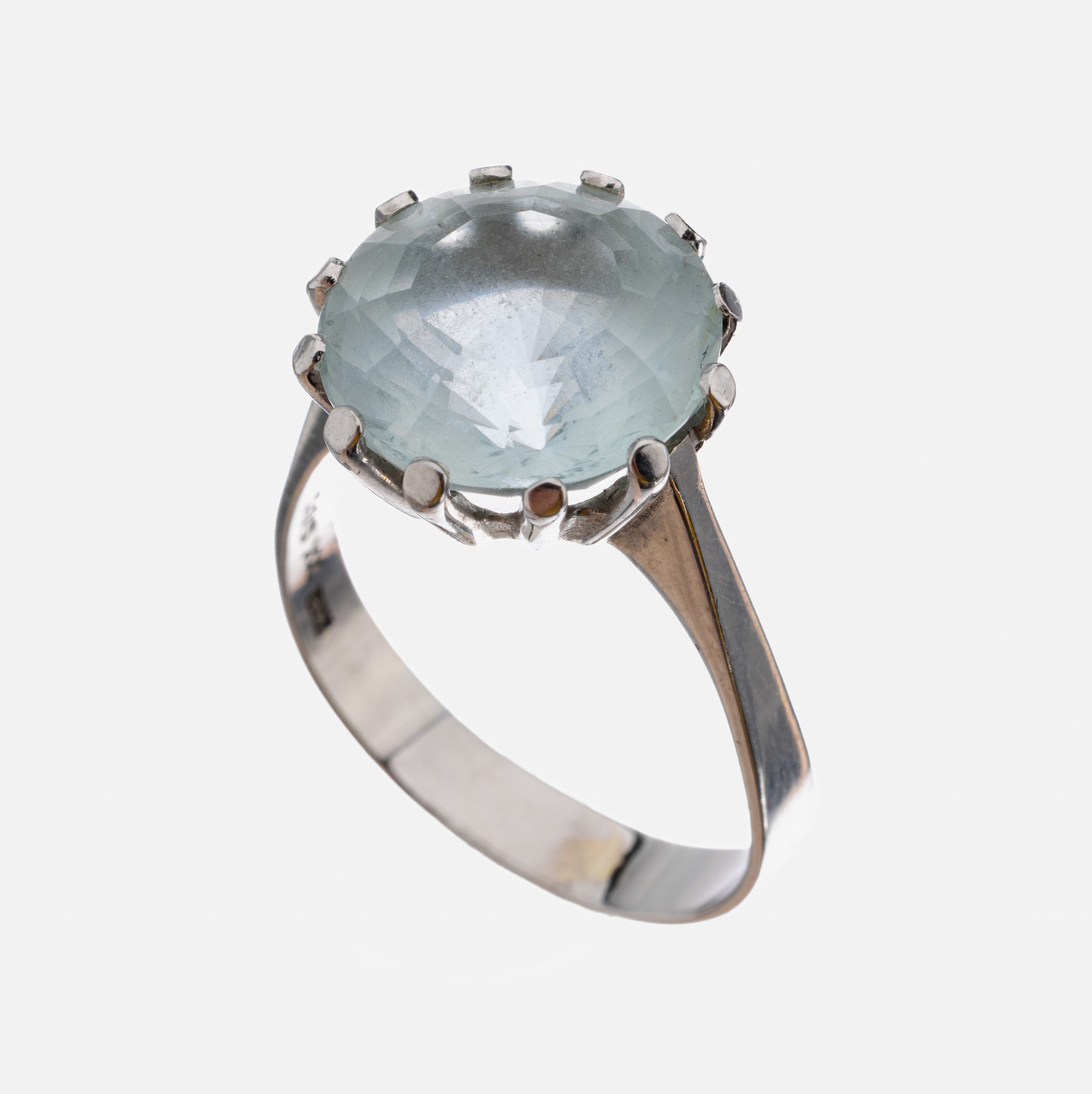 14 kt Gold Aquamarin-Ring, WG 585/000, rundfacett. Aquamarin ca. 5.00 ct, ca. 5.4 g, RW 60