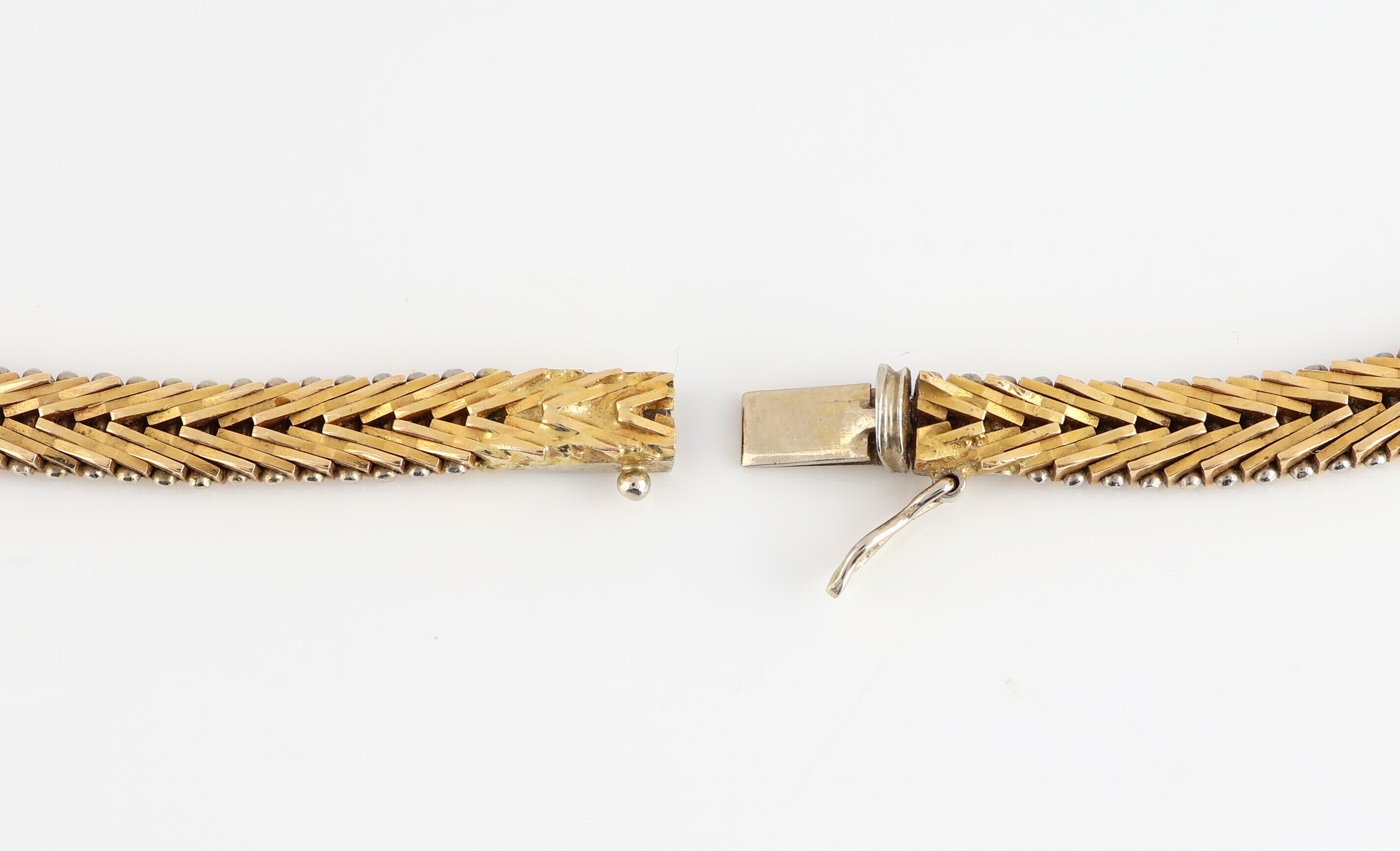 Detail c: 18 kt Gold Zuchtperl-Brillant-Collier, GG/WG 750/000, 1 Zuchtperle, D. ca. 8.6 mm, 20Brillanten zus. ca. 0.95 ct Weiß/vs, ca. 56.7 g, L. ca. 42 cm, ...