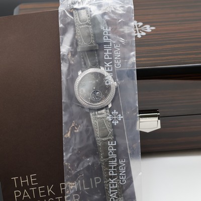 Image PATEK PHILIPPE Complications Damenarmbanduhr in WG 750/000 mit Brillanten Referenz 4968, ...