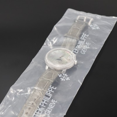 26960019d - PATEK PHILIPPE Complications Damenarmbanduhr in WG 750/000 mit Brillanten Referenz 4968, ...