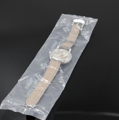 26960019e - PATEK PHILIPPE Complications Damenarmbanduhr in WG 750/000 mit Brillanten Referenz 4968, ...