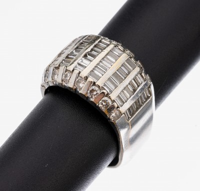 Image 14 kt Gold Diamant-Ring, WG 585/000, 16 Brillanten zus. ca. 0.80 ct Weiß/si, 54 ...