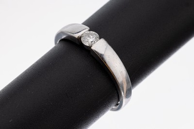 Image 26960029 - 14 kt Gold Brillant-Ring, WG 585/000, Brillant ca. 0.25 ct Weiß/p, ca. 3.2 g, RW ...