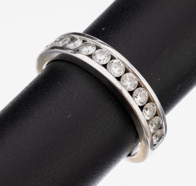 Image 14 kt Gold Brillant-Ring, WG 585/000, 12 Brillanten zus. ca. 0.85 ct Weiß/p, ca. ...