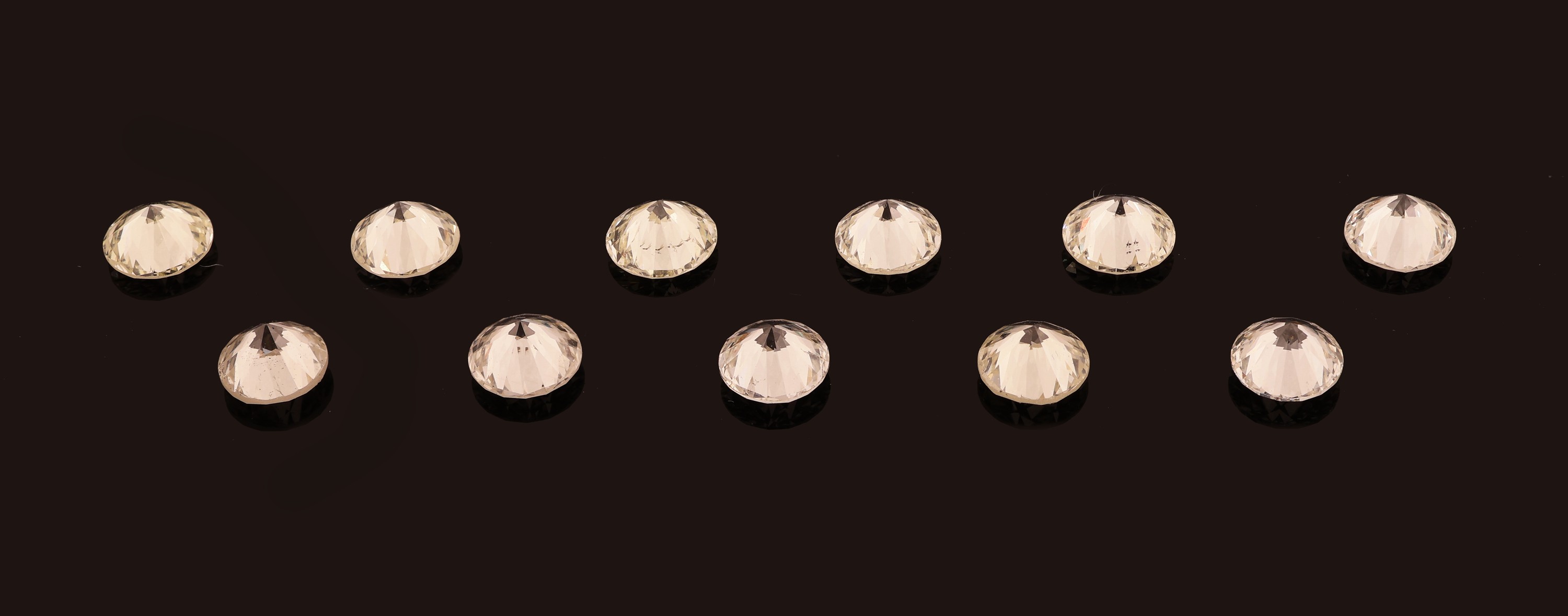 Detail a: Lot 11 lose Brillanten zus. ca. 2.90 ct Getönt-light Yellow/si-p