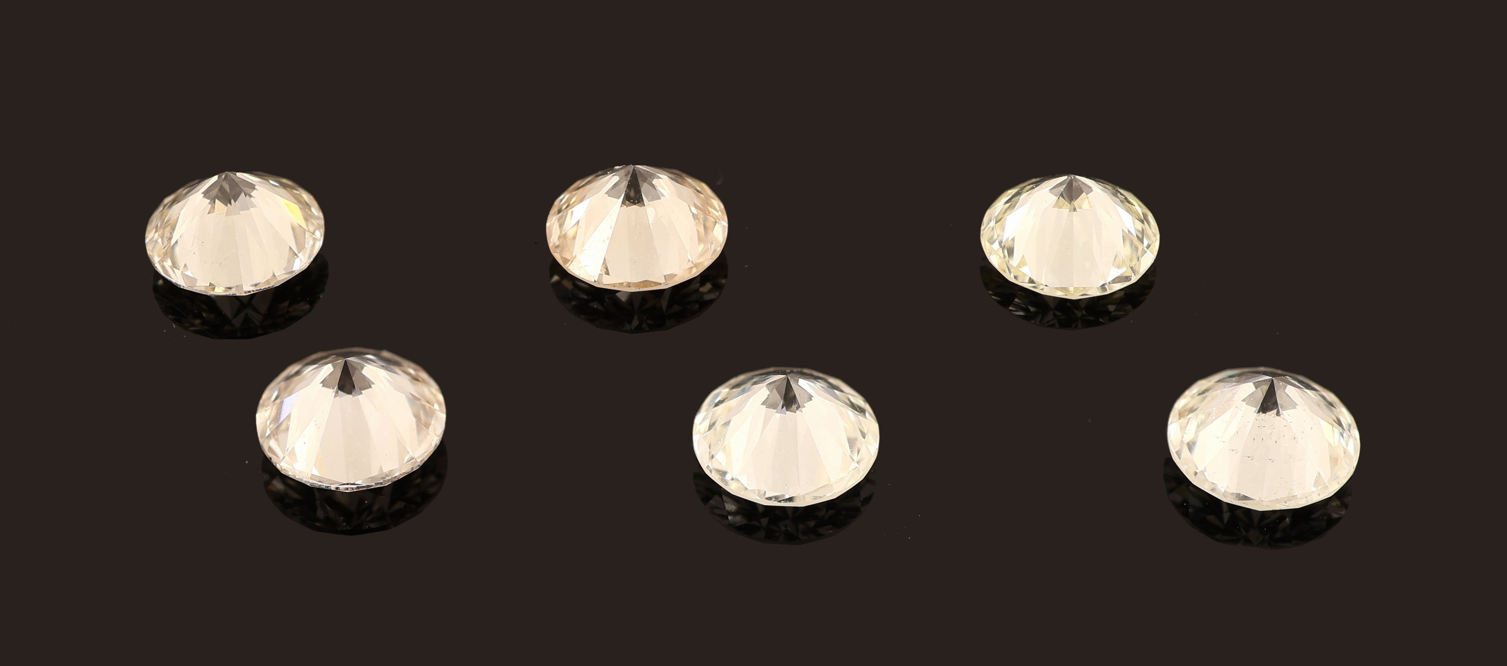 Detail a: Lot 6 lose Brillanten, zus. ca. 1.96 ct Weiß- get.Weiß/si