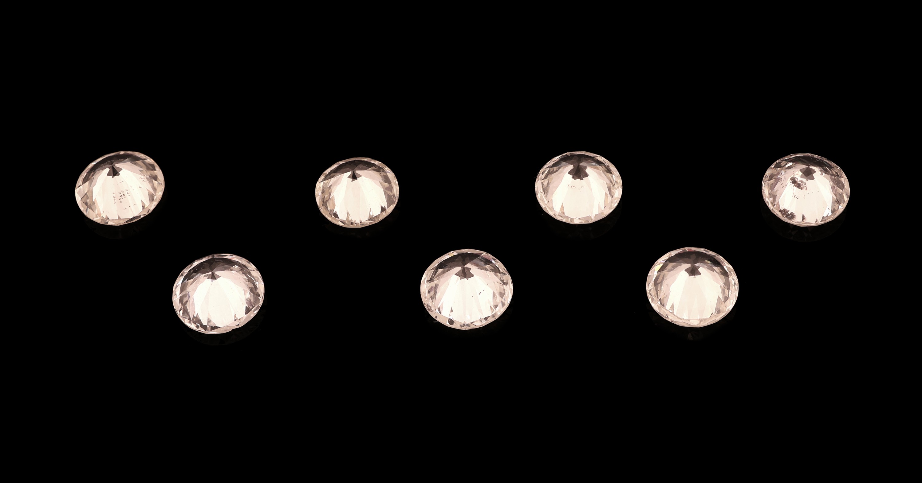 Detail a: Lot 7 lose Brillanten zus. ca. 4.24 ct Weiß- light Yellow/si-p