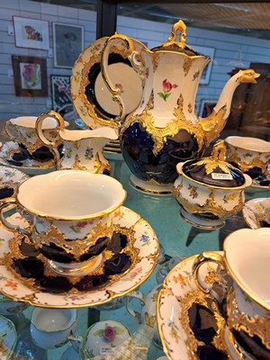 26960532b - Kaffeeservice für 6 Personen, Meissen, 20. Jh., 2. Wahl, B-Form, mit matt- und ...