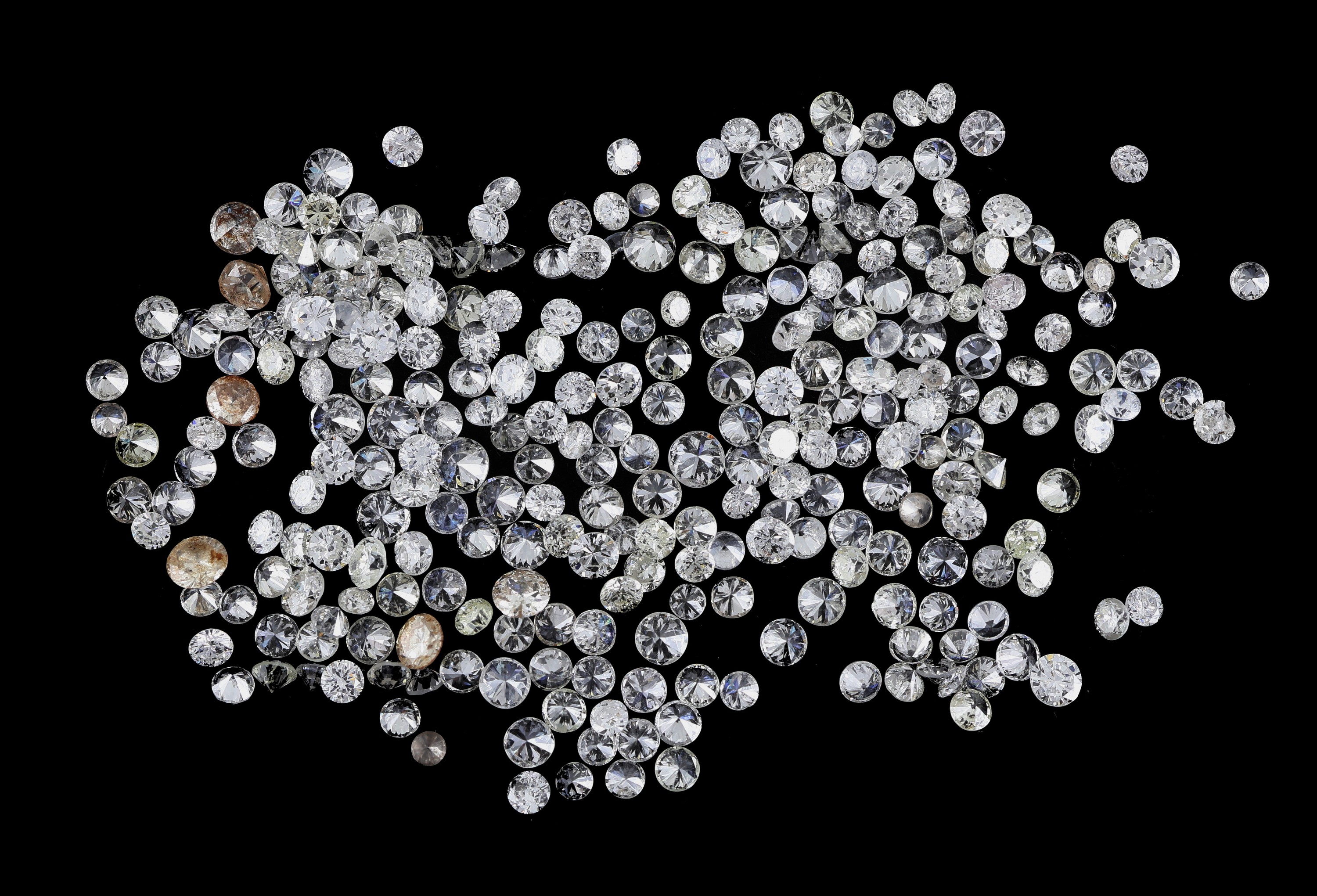 Lot lose Brillanten zus. ca. 10.73 ct Weiß- get.Weiß-light Brown-light Yellow/p, Ausfassware, teilw. etwas verschmutzt
