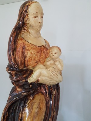 26960618f - Keramikfigur/Heiligenfigur, Fayence, wohl 30er Jahre, Mutter Gottes mit Jesuskind, in ...