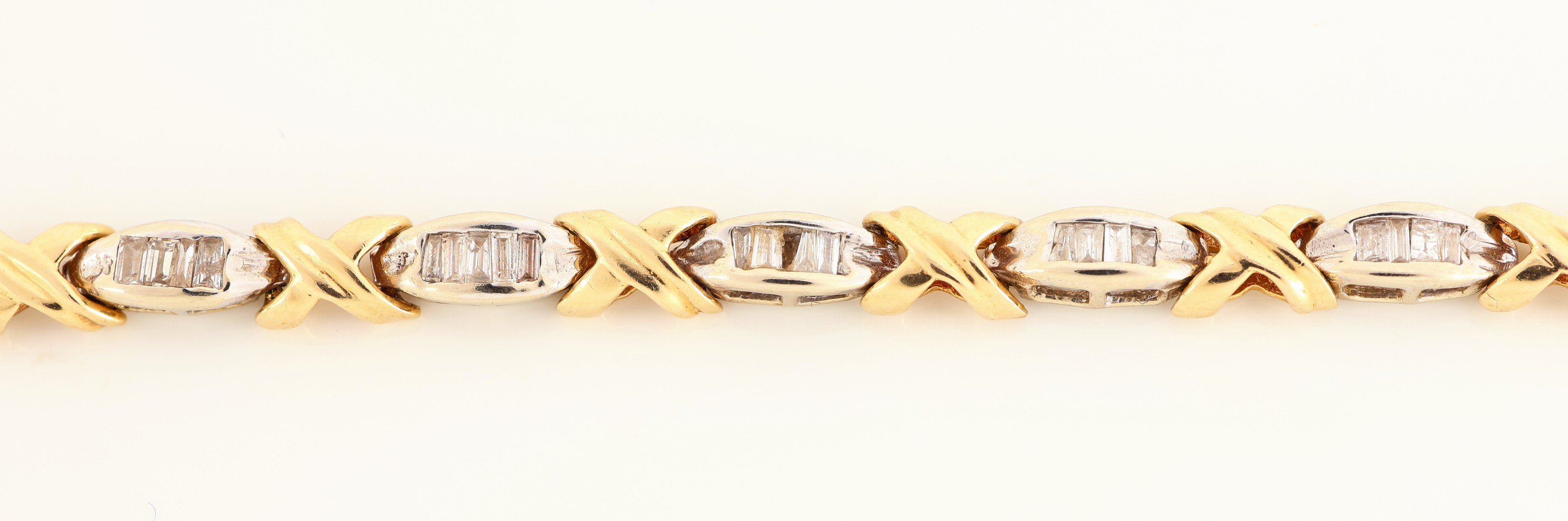 Detail b: 14 kt Gold Diamant-Collier, GG/WG 585/000, ca. 280 Diamant-Trapeze zus. ca. 4.00 ct Weiß/p (1 Dia. fehl, nicht störend), ca. 18.9 g, L. ca. 38 cm, ...